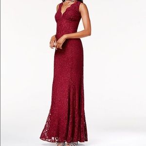 Maroon open back glitter prom dress/ lace gown